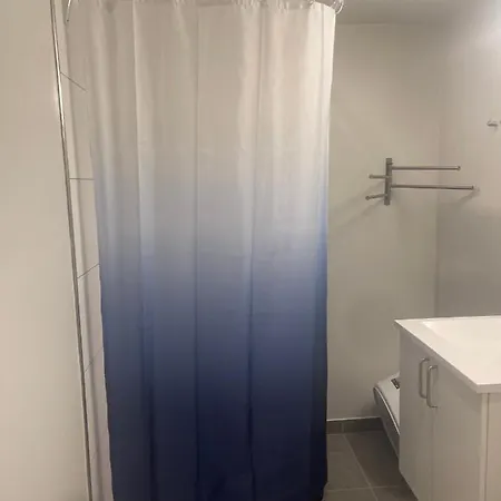 Room/apartment *